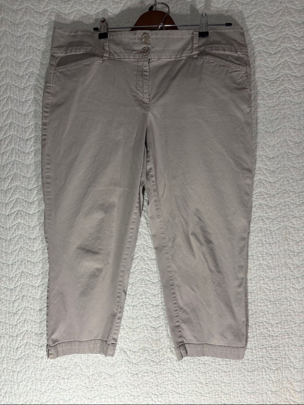 LOFT Stone/Taupe Cropped Mid-Rise Capris